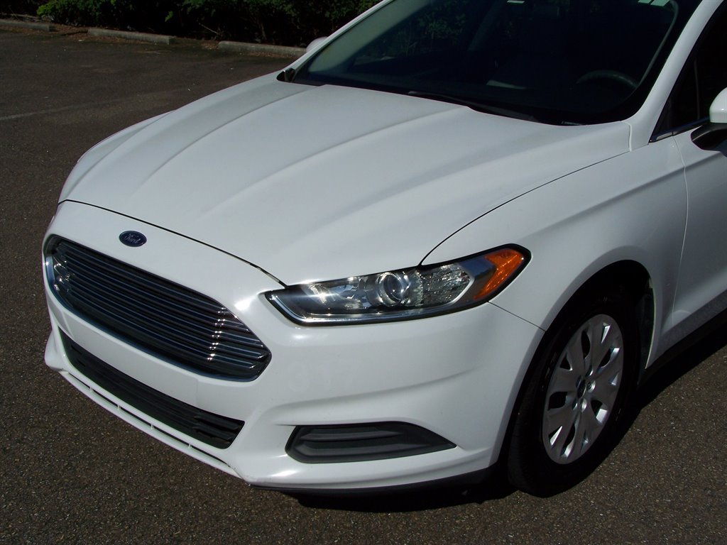 Used 2014 Ford Fusion S FWD image 10