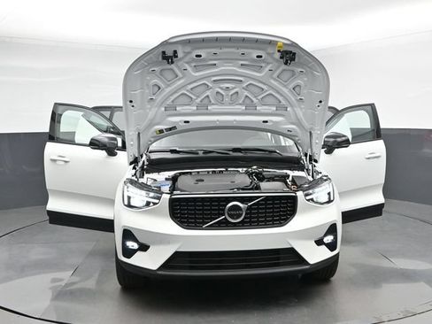 New 2026 Volvo XC40 B5 Plus w/ Climate Package AWD/4WD image 54