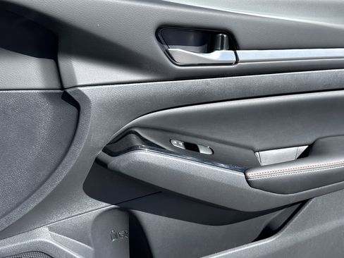 New 2025 Nissan Altima 2.5 SR w/ SR Premium Package image 18