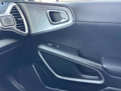 Used 2024 Kia Soul LX image 23