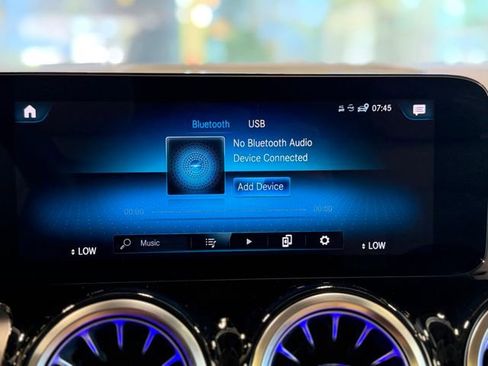 Used 2023 Mercedes-Benz GLB 250 4MATIC w/ Premium Package image 34