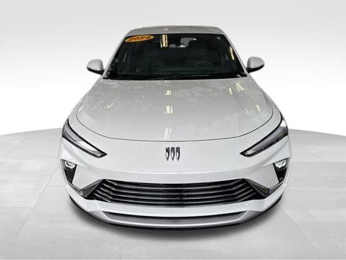 Used 2024 Buick Envista Preferred image 2