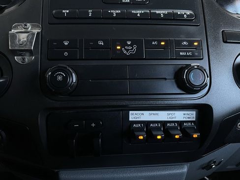 Used 2015 Ford F550 XL w/ Power Equipment Group image 30