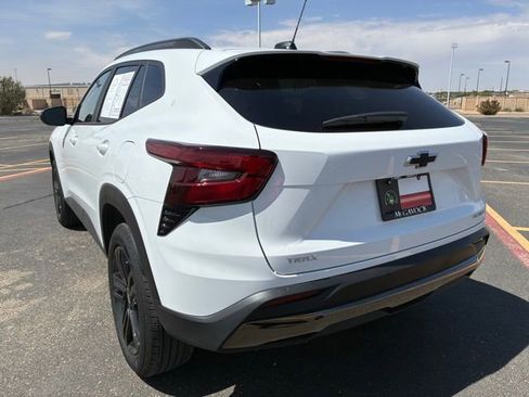 Used 2025 Chevrolet Trax ACTIV image 4