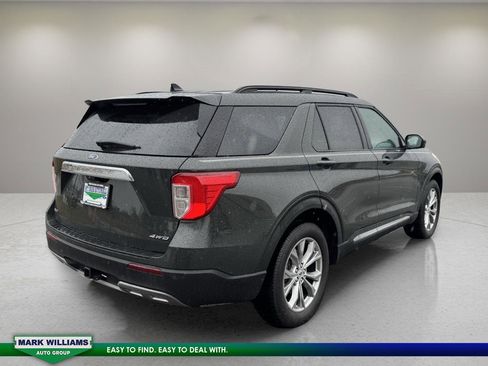 Used 2022 Ford Explorer XLT w/ Equipment Group 202A image 4