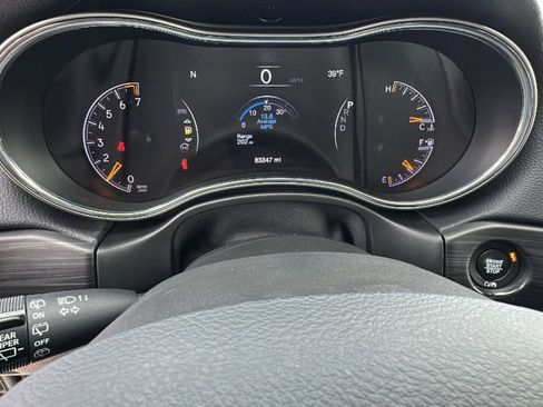 Used 2021 Jeep Grand Cherokee Laredo X image 21