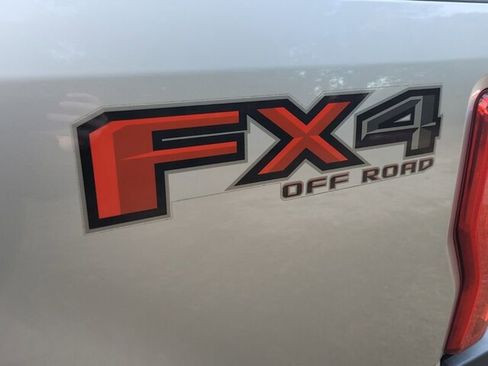 Used 2019 Ford F250 Lariat w/ Chrome Package image 9