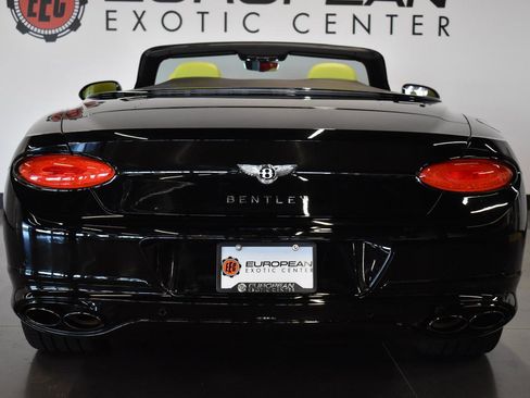 Used 2021 Bentley Continental GT image 22