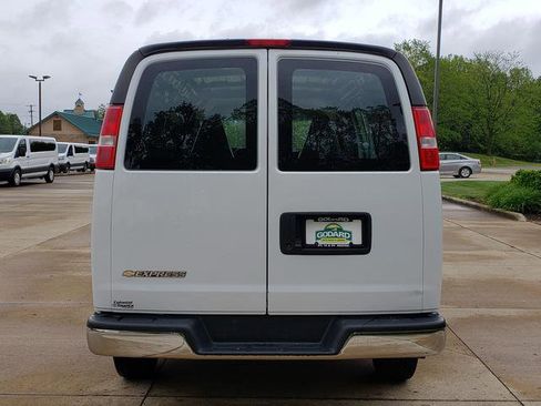 Used 2022 Chevrolet Express 2500 w/ Driver Convenience Package RWD image 4