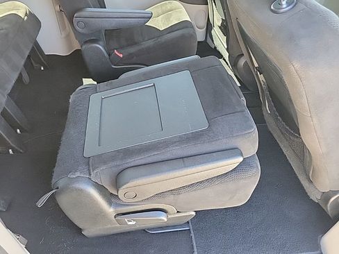 Used 2016 Dodge Grand Caravan SXT image 40