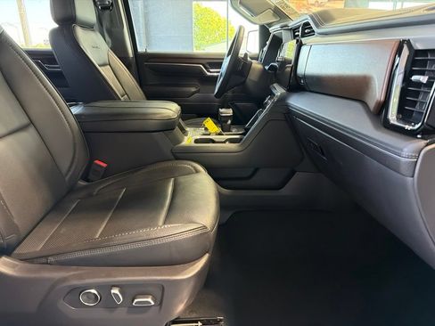 Used 2024 GMC Sierra 1500 Denali w/ Technology Package RWD image 11