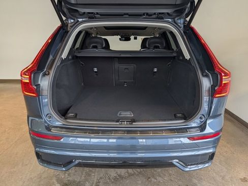 Used 2025 Volvo XC60 B5 Core w/ Protection Package Premier image 5