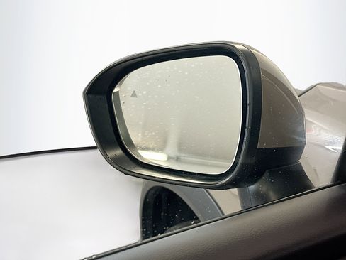 Used 2025 Nissan Rogue SV image 16