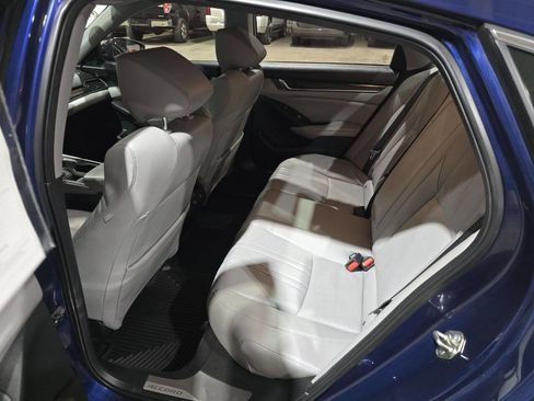 Used 2018 Honda Accord Touring image 28