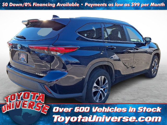 Used 2023 Toyota Highlander XLE AWD/4WD image 4