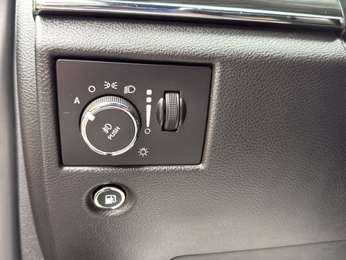 Used 2020 Jeep Grand Cherokee Limited w/ Premium Lighting Group AWD/4WD image 21
