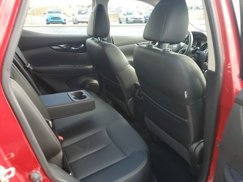 Used 2018 Nissan Rogue Sport SL w/ SL Premium Package image 32