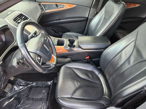 Used 2020 Lincoln Nautilus Reserve image 12