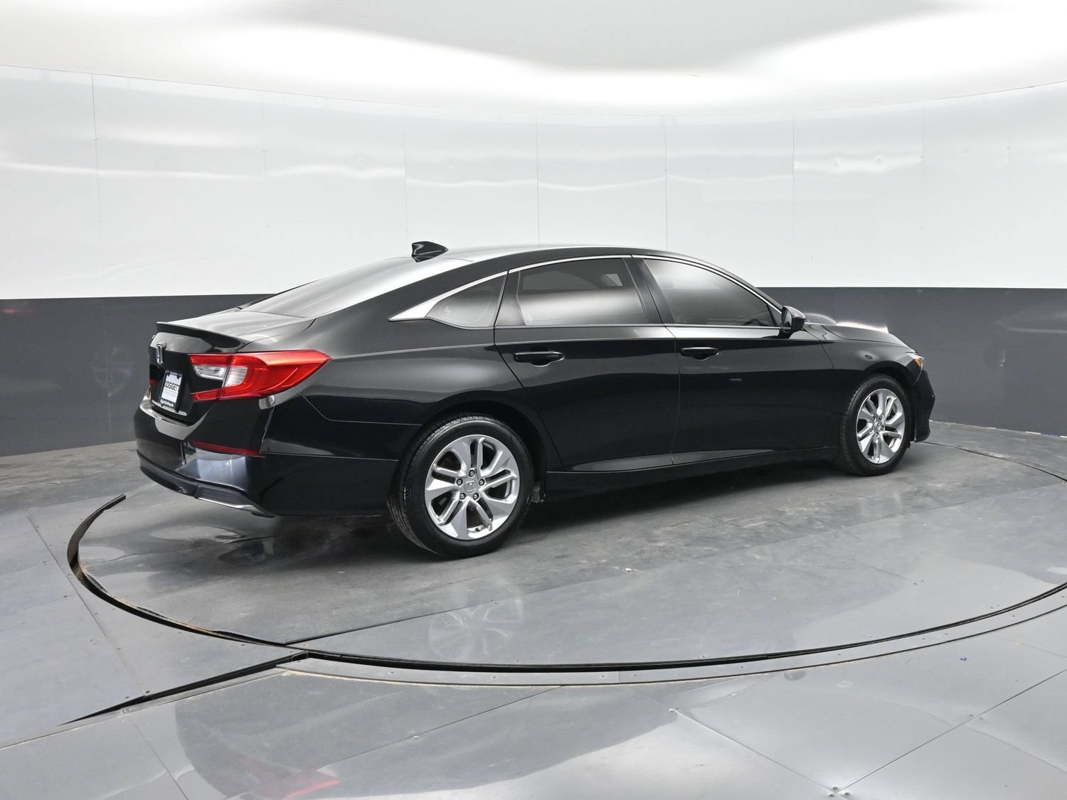 Used 2018 Honda Accord LX image 10
