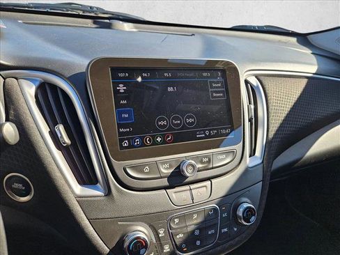 Used 2023 Chevrolet Malibu LT image 12