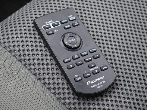 Used 2016 Nissan Frontier SV image 14