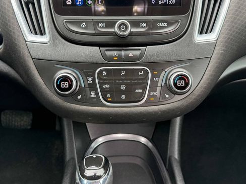 Used 2020 Chevrolet Malibu LT FWD image 26