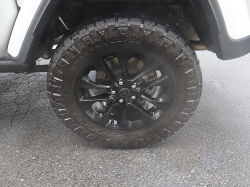 Used 2025 Jeep Gladiator Sport image 38