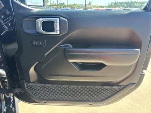 Used 2024 Jeep Wrangler Unlimited Rubicon AWD/4WD image 13