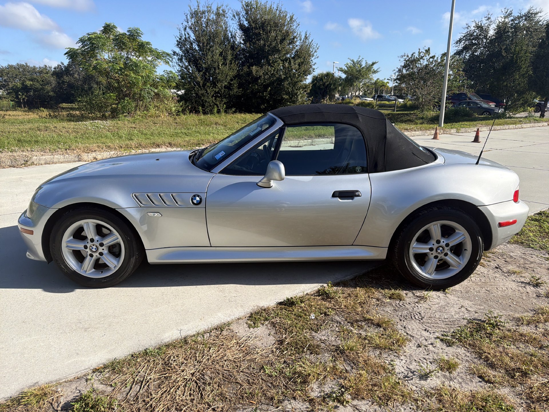 Used 2001 BMW Z3 2.5i RWD image 7