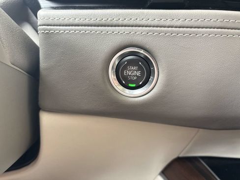 Certified 2025 Cadillac Escalade ESV Sport Platinum w/ LPO, Floor Liner Package AWD/4WD image 17
