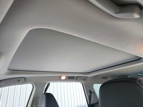 Used 2025 Nissan Pathfinder SL w/ SL Premium Package FWD image 22