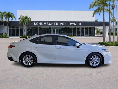 Used 2025 Toyota Camry LE image 8