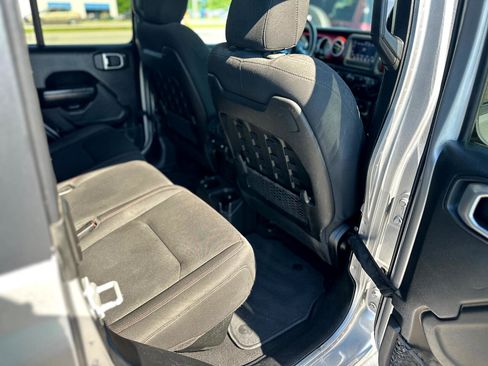 Used 2020 Jeep Gladiator Rubicon image 13