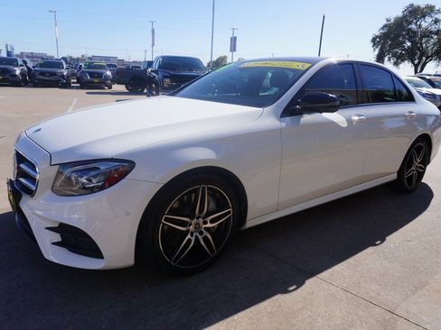 Used 2020 Mercedes-Benz E 350 Sedan image 3