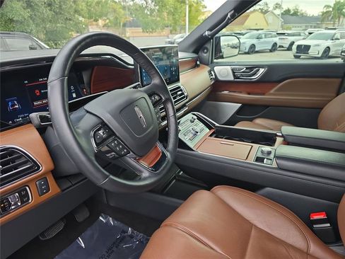 Used 2024 Lincoln Navigator Reserve image 22