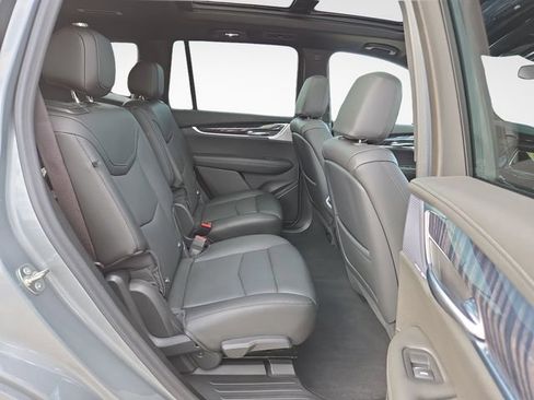 Used 2024 Cadillac XT6 Premium Luxury AWD/4WD image 36