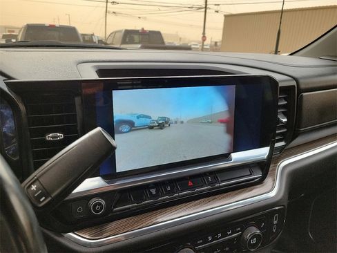 Used 2024 Chevrolet Silverado 2500 LT w/ Convenience Package image 22