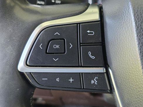 Certified 2021 Toyota Highlander Platinum FWD image 32