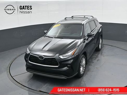 Used 2024 Toyota Highlander Platinum image 57
