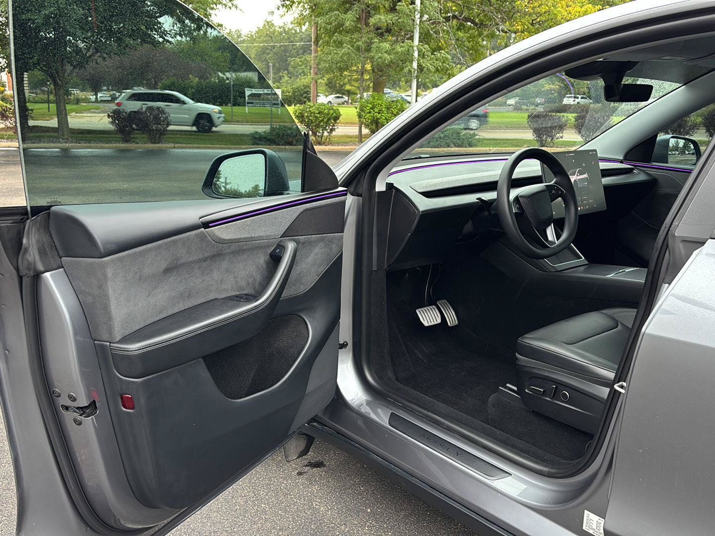 Used 2026 Tesla Model Y AWD image 2