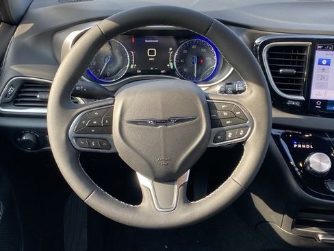 New 2026 Chrysler Voyager LX image 38