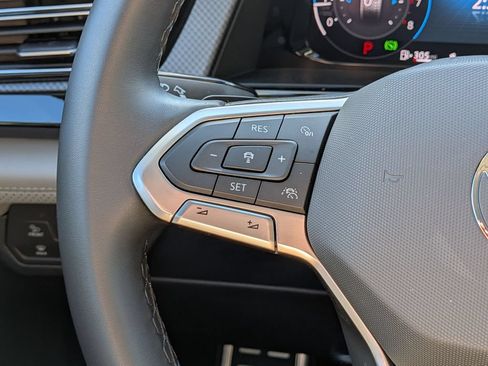 Used 2025 Volkswagen Atlas Peak Edition SE AWD/4WD image 16