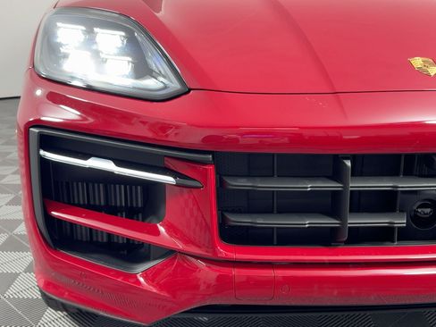 Certified 2026 Porsche Cayenne E-Hybrid Coupe AWD/4WD image 11