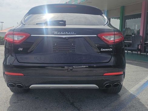 Used 2017 Maserati Levante w/ Luxury Package AWD/4WD image 21