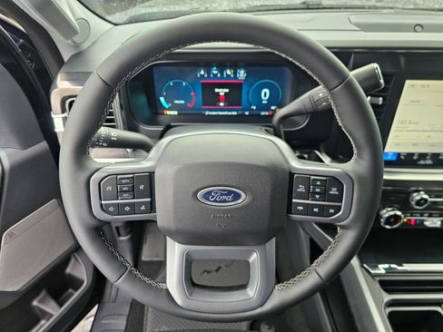 New 2026 Ford F250 Lariat w/ Black Appearance Package AWD/4WD image 13