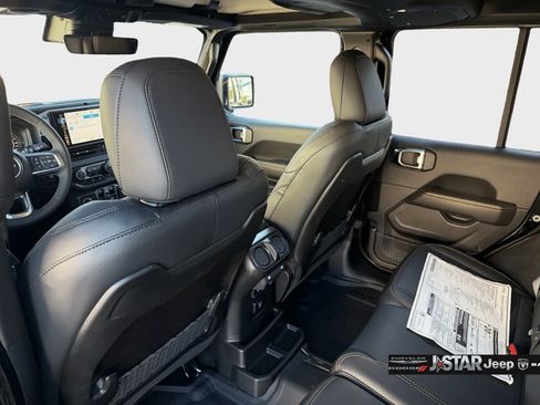 New 2025 Jeep Wrangler Unlimited Sahara AWD/4WD image 16