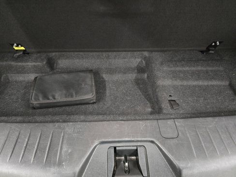 Used 2023 Nissan Armada SL w/ Captain's Chairs Package image 48