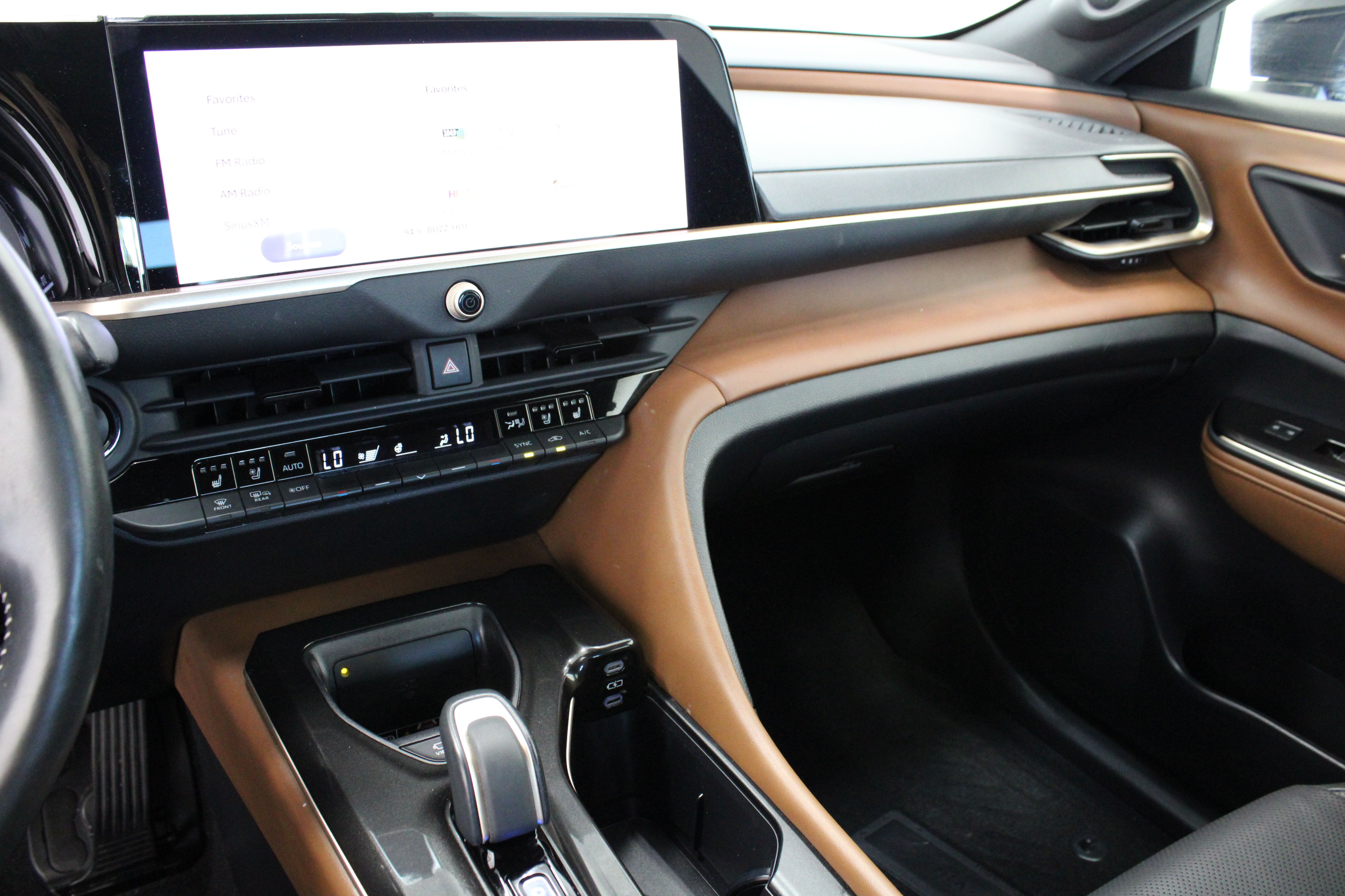 Used 2025 Toyota Crown w/ Advanced Technology Package AWD/4WD image 15