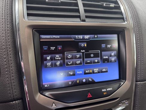 Used 2013 Lincoln MKX Base AWD 4dr SUV image 32