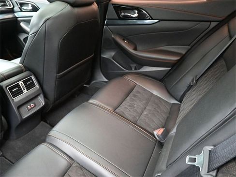 Used 2023 Nissan Maxima SR w/ Sport Mat Group image 19